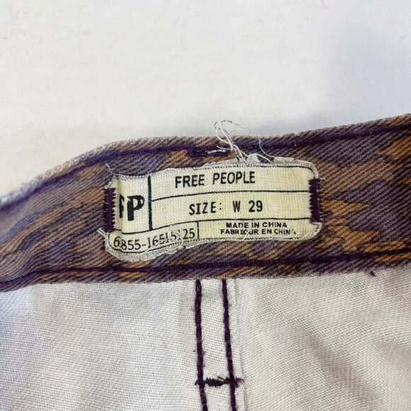 Free People Cutoff Frayed Shorts Size 29 Womens Purple Printed Denim Mid Rise - Picture 10 of 10